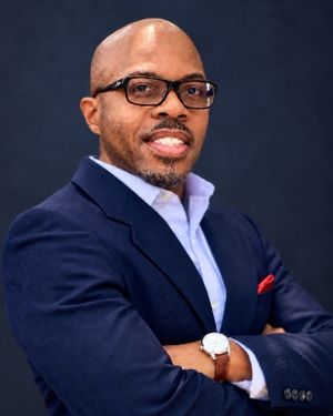 Headshot of Dayon Harris, FIU Doctor of Business Administration Cohort 9.18
