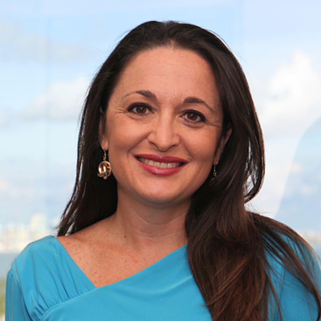 Suzanne Hollander