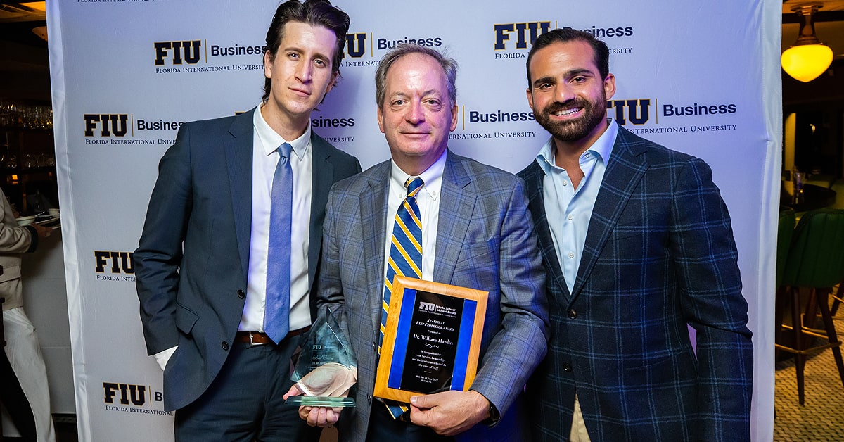FIU Business dean William Hardin receives the Avanti Way Best Professor award